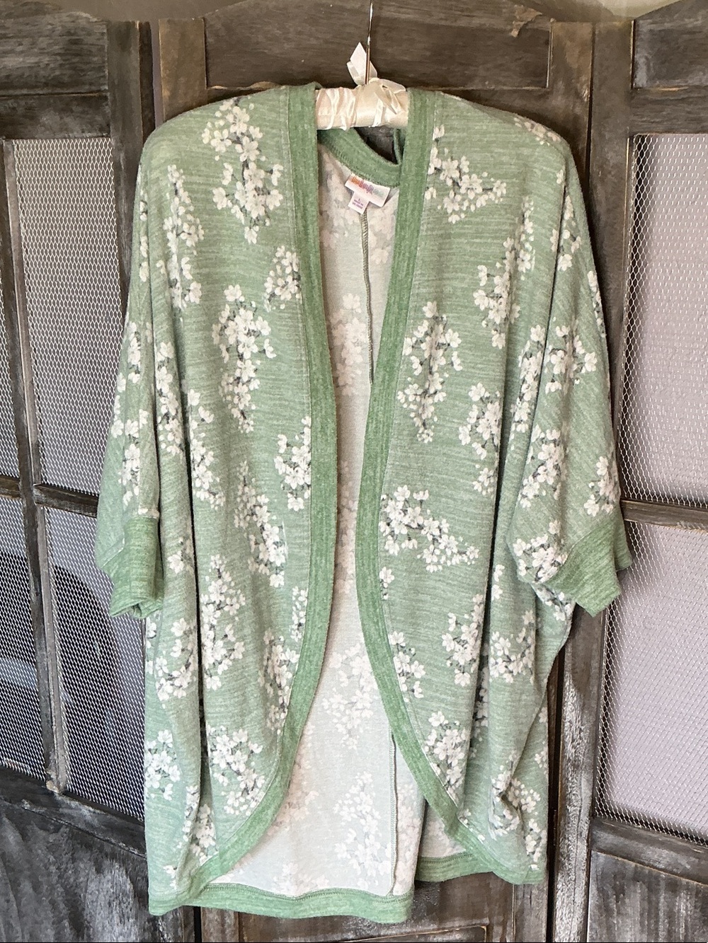 LulaRoe Tracy style cover up